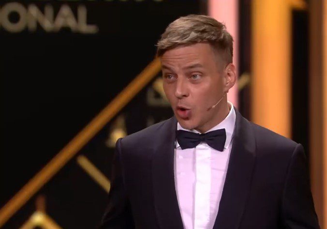 Wie viel Geld hat er Tom Wlaschiha?